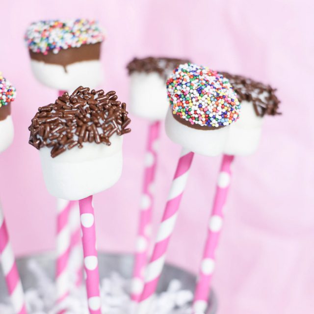 How to Make Marshmallow Pops - The Country Chic Cottage