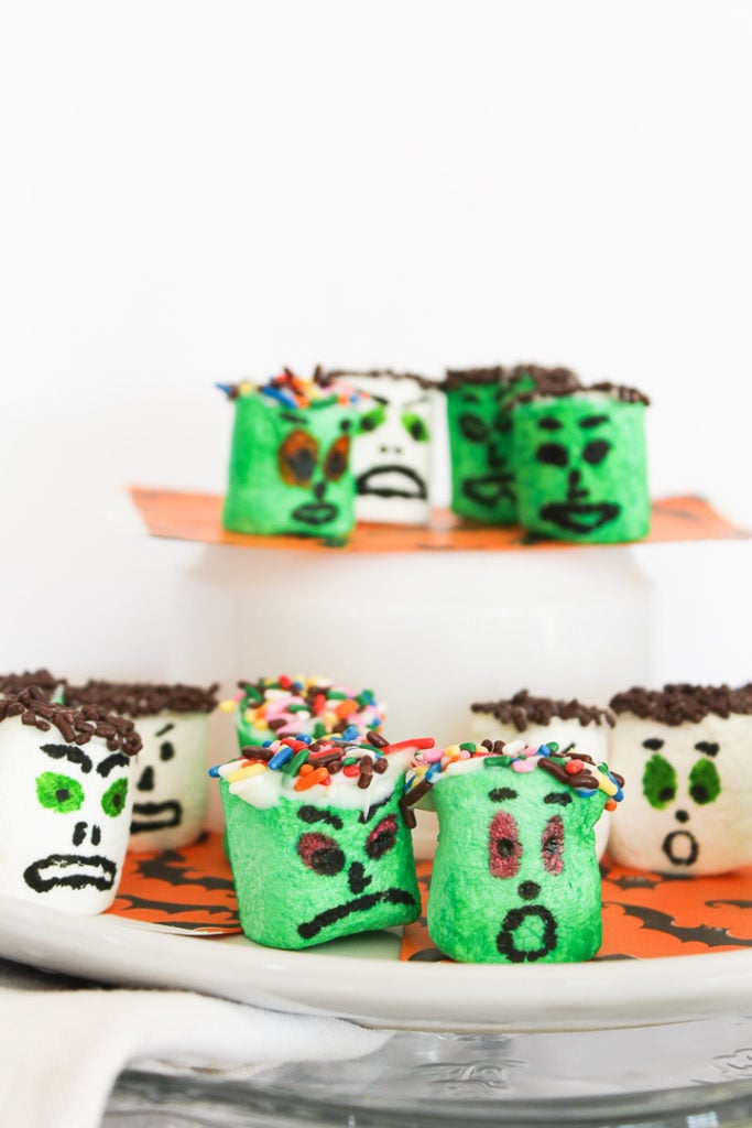 Easy Monster Halloween Marshmallows - The Country Chic Cottage