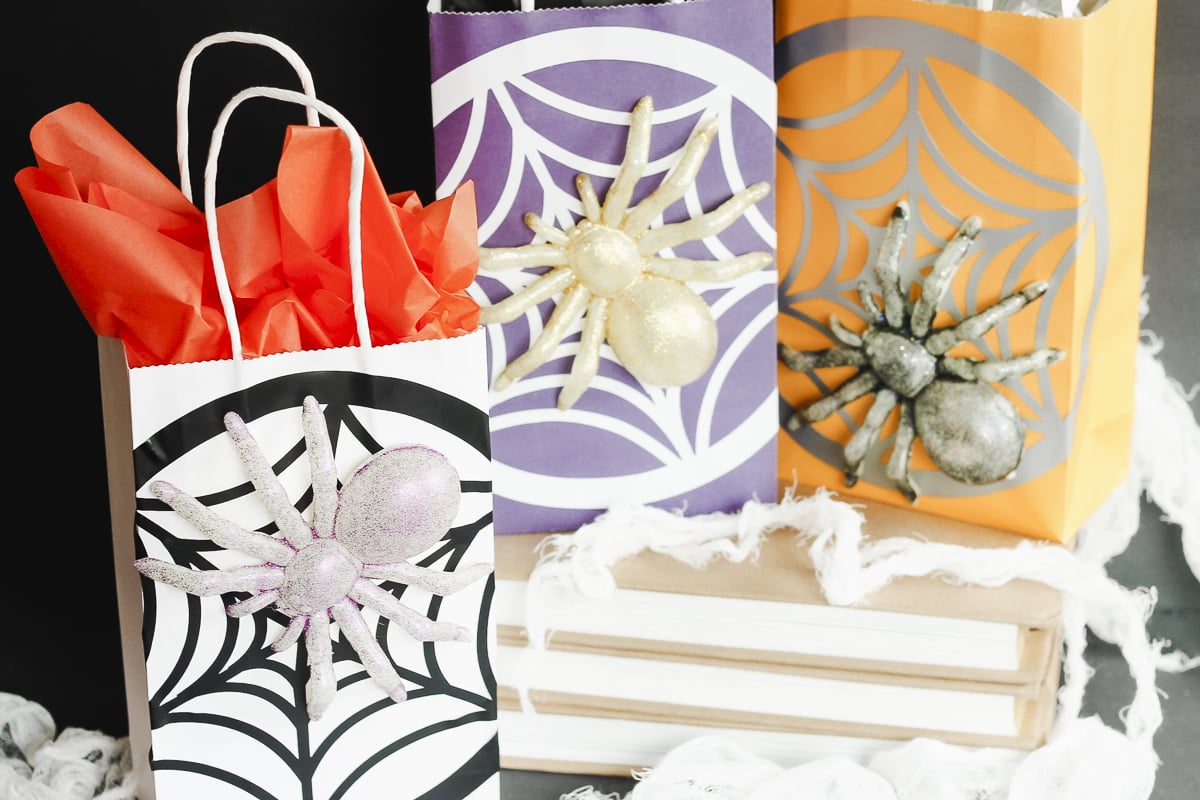 spider web gift bag for halloween