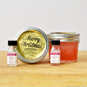 Mason Jar Gifts -- over 25 great ideas for gifts in jars! Get tons of inspiration and give handmade this holiday season!