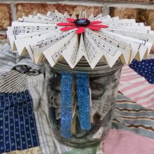 Mason Jar Gifts -- over 25 great ideas for gifts in jars! Get tons of inspiration and give handmade this holiday season!