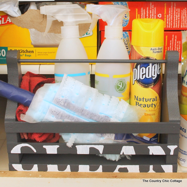 https://www.thecountrychiccottage.net/wp-content/uploads/2015/01/organize-cleaning-supplies-with-a-cleaning-caddy-005.jpg