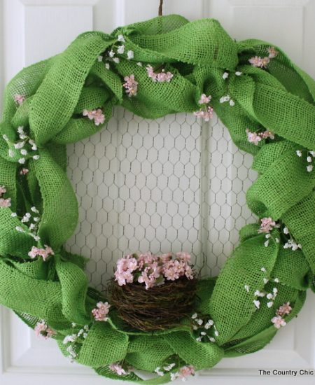 Spring Burlap Wreath -- make this wreath for your home and add a touch of spring!