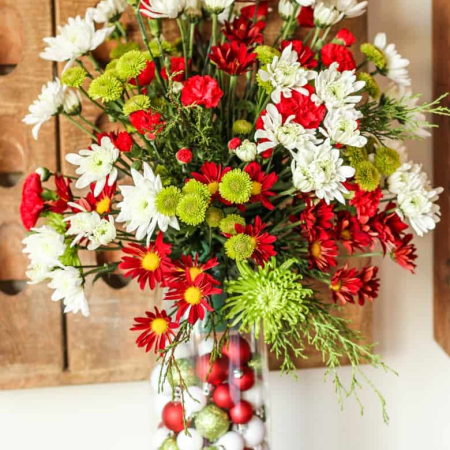 10 Minute Easy Flower Arrangement for the Holidays and Beyond by Unsophisticook