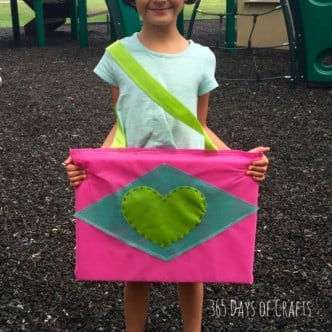 Make these great 15 minute scout crafts with your girl or boy scout troop!