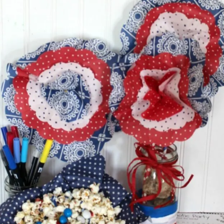 5 Minute Patriotic Paper Flowers by Laura Kelly