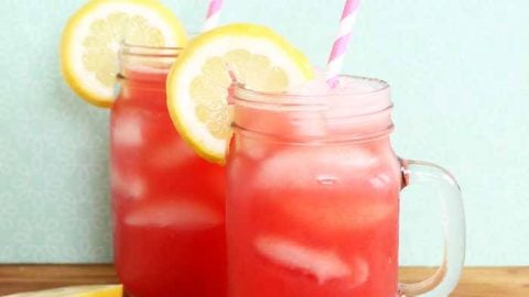 Make a glass of watermelon lemonade this summer! An easy recipe that you will love!