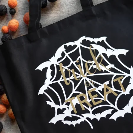 Craft Lightning – DIY Halloween Tote in 15 Minutes with Cricut by Pineapple Paper Co