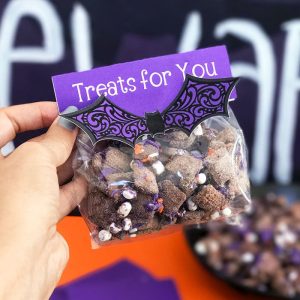 DIY Halloween Bat Treat Bag Toppers by 100 Directions