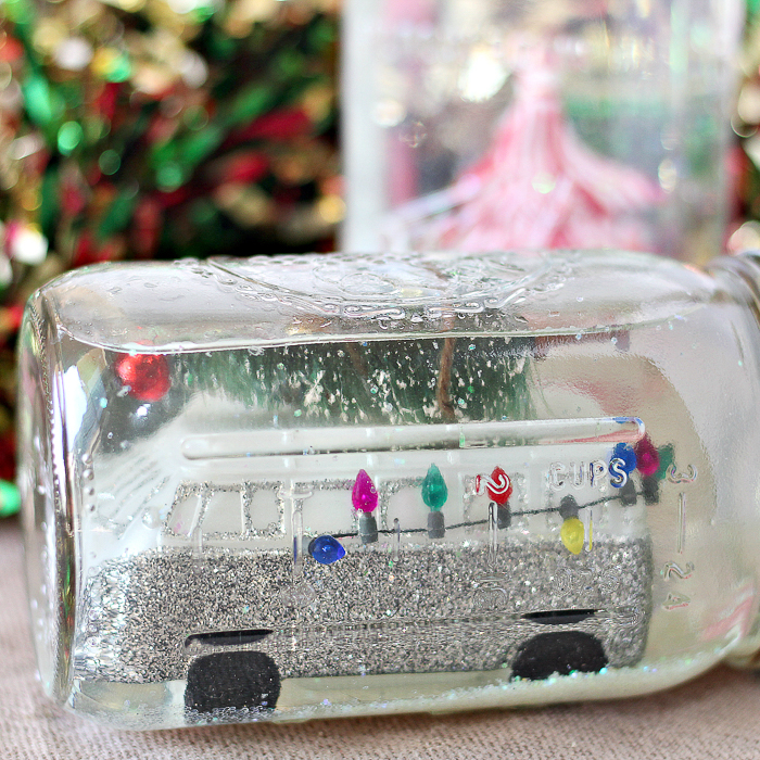 Learn how to make a snow globe from a mason jar! #masonjar #christmas