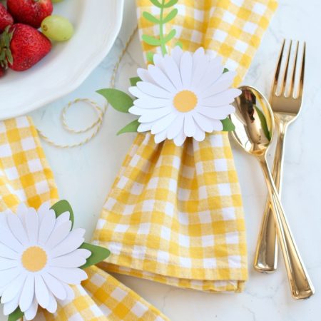 DIY Paper Daisy Napkin Rings by Giggles Galore