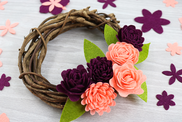HOW TO MAKE FELT FLOWERS WITH YOUR CRICUT MAKER