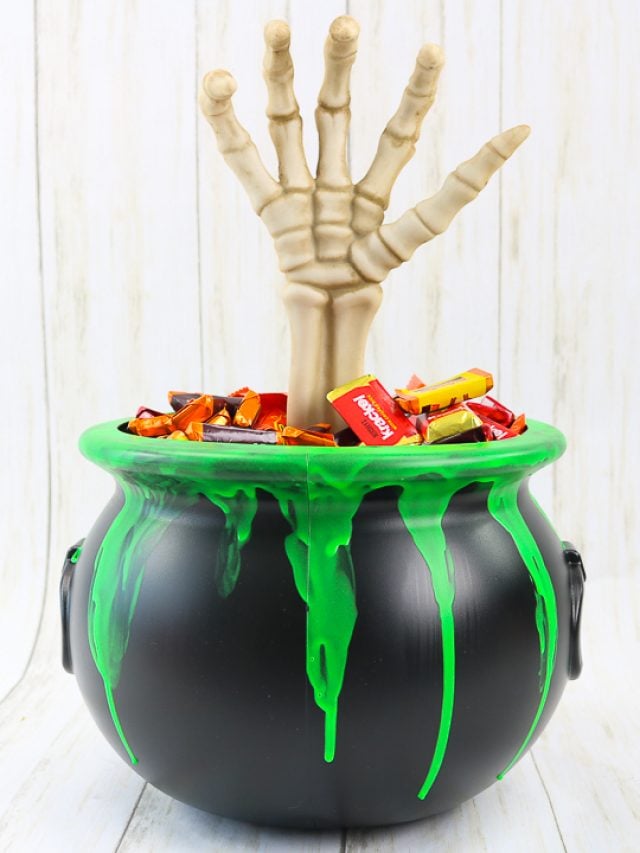 cropped-halloween-candy-bucket-11-of-15.jpg