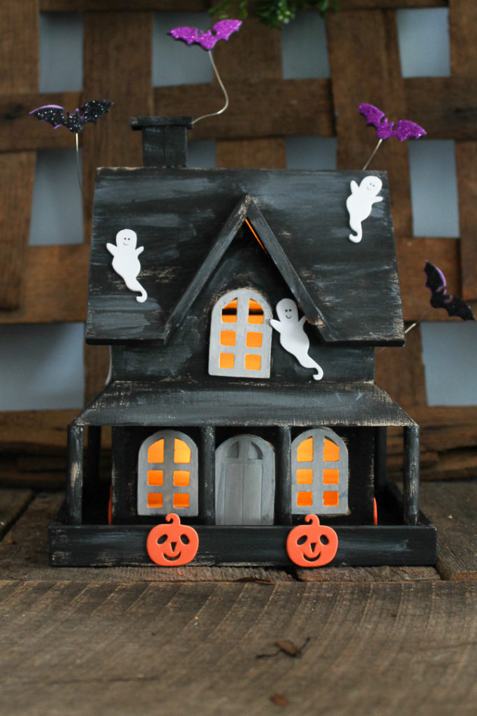 DIY Haunted House That Lights Up - Angie Holden The Country Chic Cottage