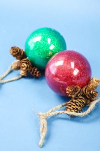 Dollar Store Christmas Crafts You Can Make in Minutes - The Country