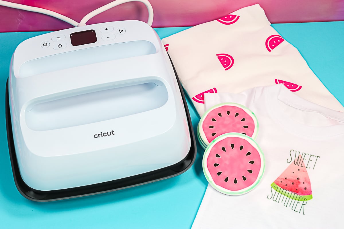 Just Press with Cricut EasyPress 3 and EasyPress Mini - Digital Reviews  Network
