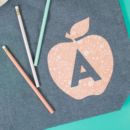 Last Minute Teacher Gift Idea Apple Tote Bag by Hey Let's Make Stuff